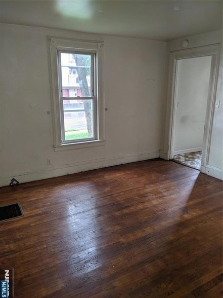 Building Photo - 167 Johnson Ave