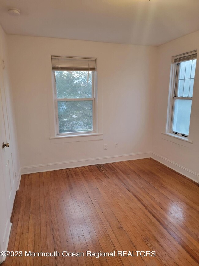 Foto del edificio - 1039 Norwood Ave