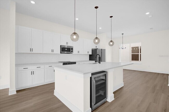 Foto del edificio - 879 City Walk Ln
