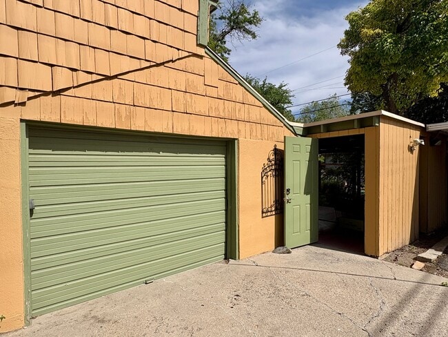 Building Photo - 1122 E Harrison Ave