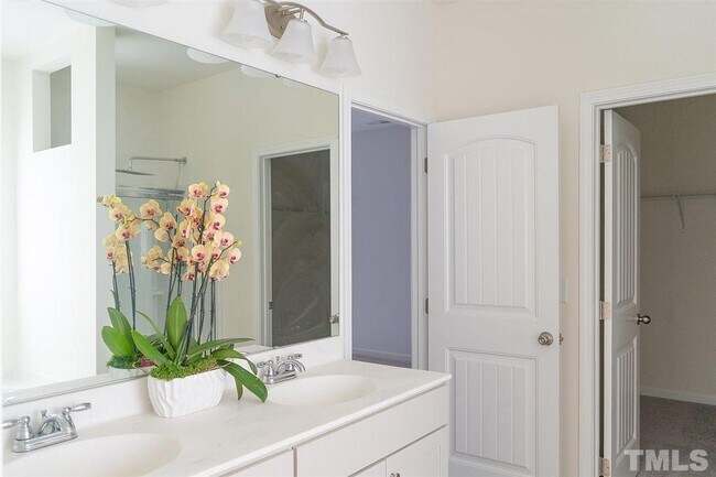 Foto del edificio - 1004 Archer Ln