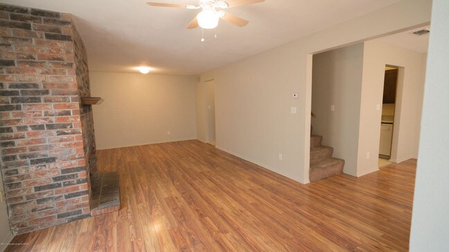 Sala de estar - 2003 Hardy St