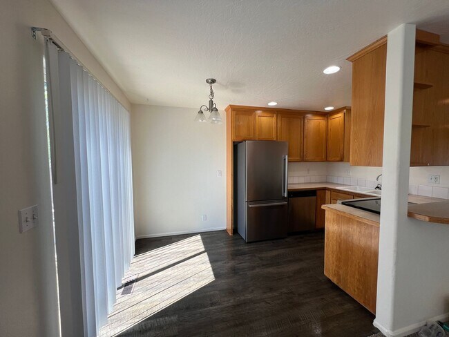 Foto del edificio - 3 Bedroom 2 Bath Duplex in Springfield on a cul-de-sac