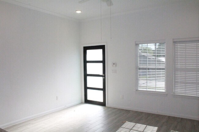 Foto del edificio - 3714 Easy St