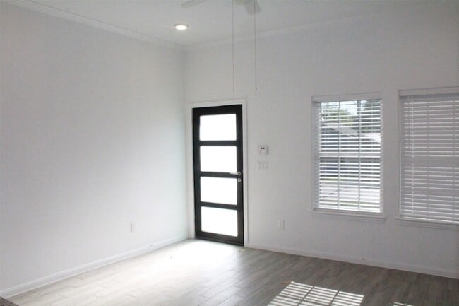 Building Photo - 3714 Easy St