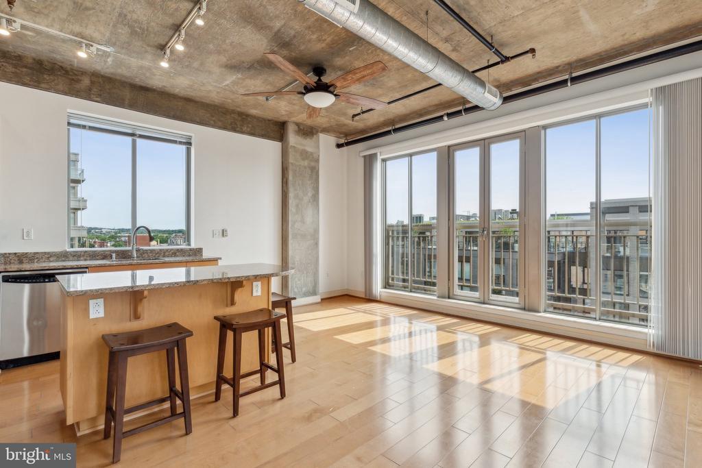 Primary Photo - 301 Massachusetts Ave NW