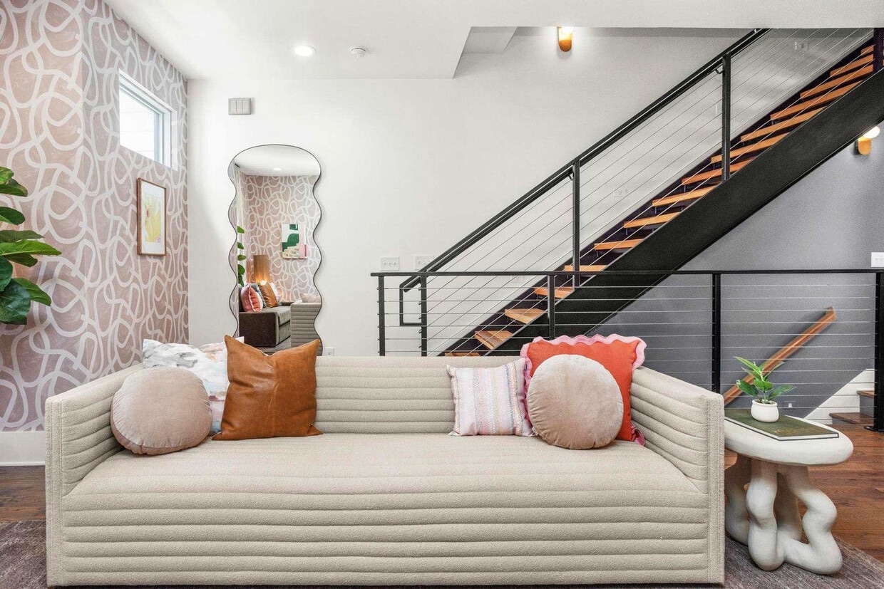 Foto principal - 774 E Argyle Ave