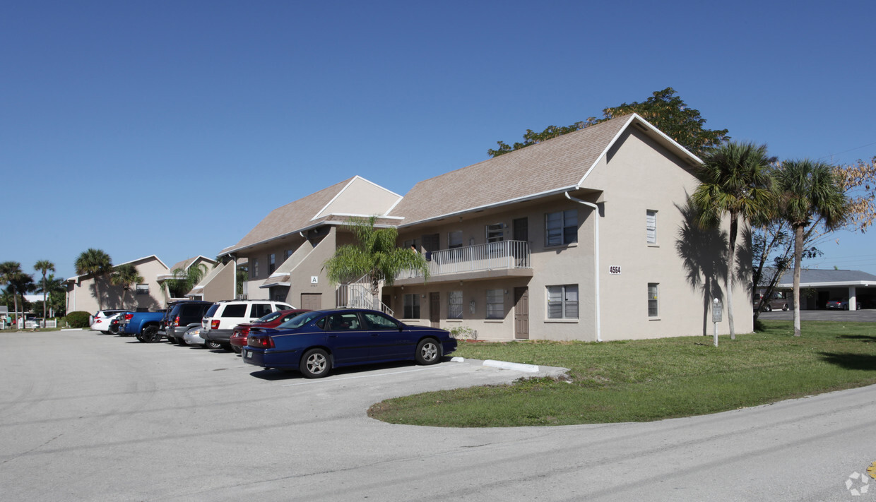 Primary Photo - Bowling Green Apartments