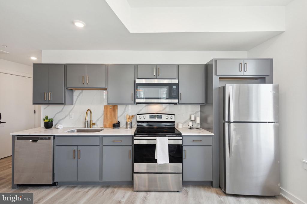 Foto principal - 2046 E Lehigh Ave