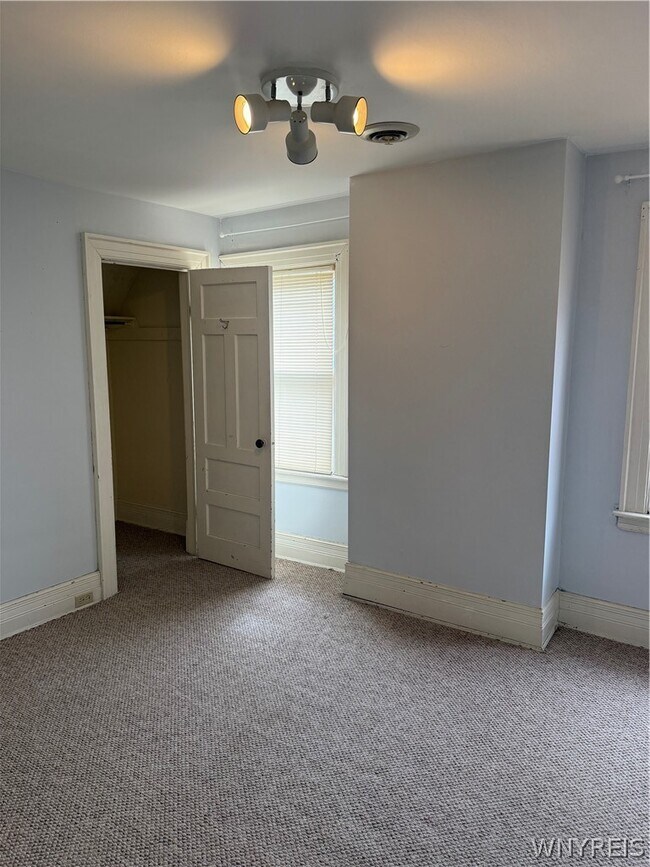 Foto del edificio - 344 Elmwood Ave