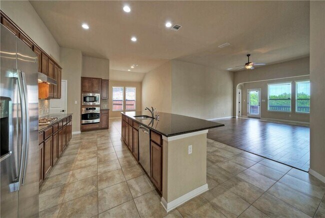 Building Photo - 209 Rock Vista Run
