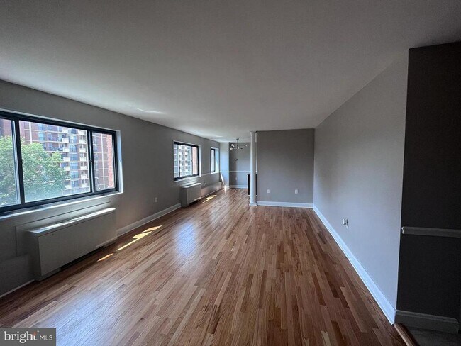 Foto del edificio - 1200 Arlington Rd