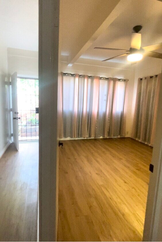 Private back entrance & master bedroom - 2234 Ala Mahamoe St