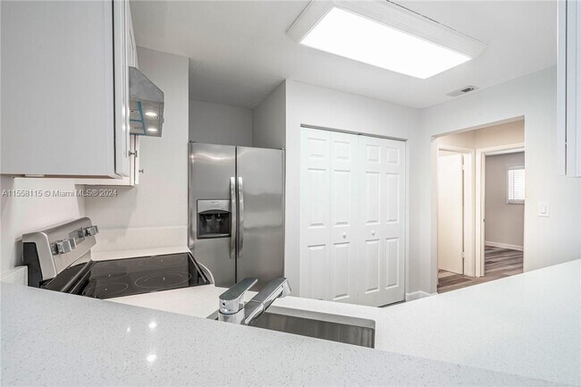Foto del edificio - 3433 NW 44th St