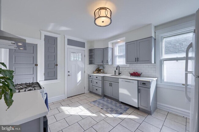 Building Photo - Updated 3 Bed 2 Bath House in Manheim