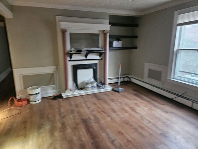 Foto del edificio - 3 Bedroom with off-street Parking on Park Ave