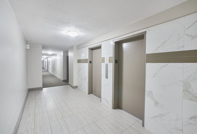 Building Photo - 1 BD Fully Renovated Prime Etobicoke