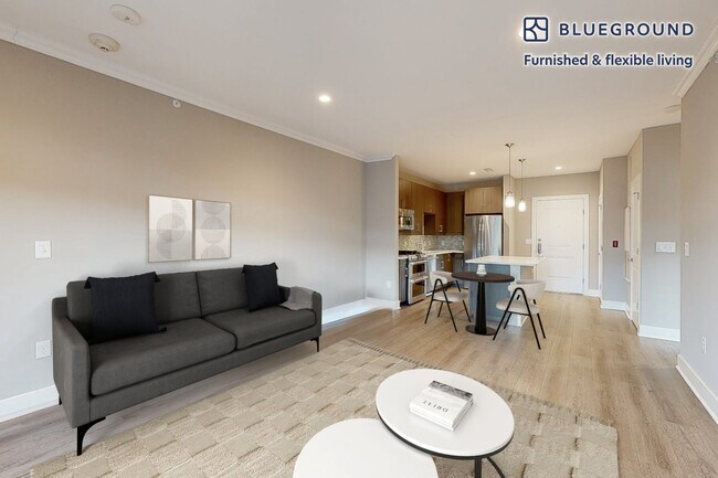 Foto del edificio - 240 E Shore Rd