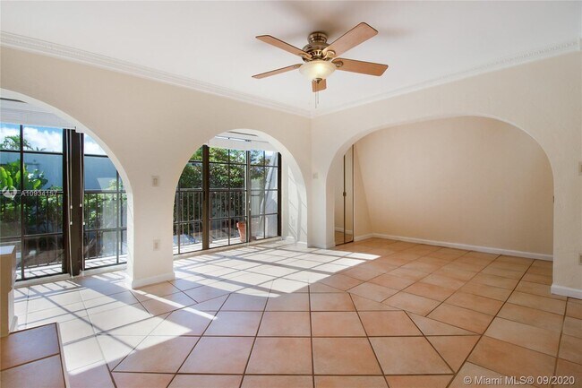 Building Photo - 230 Sunrise Dr
