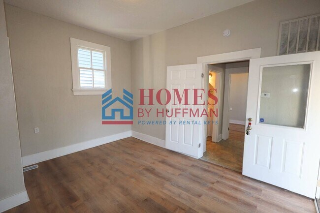 Foto del edificio - Two Bedroom House | Garage