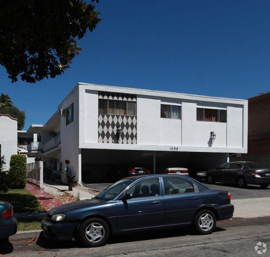 Foto del edificio - 1055 Grover Ave