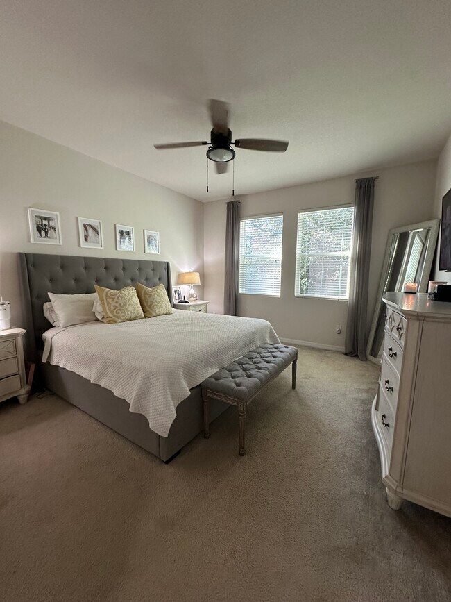Foto del edificio - 14580 Cedar Hill Dr