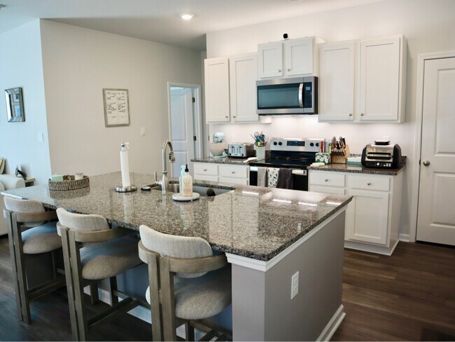 Building Photo - 404 Willet Ct