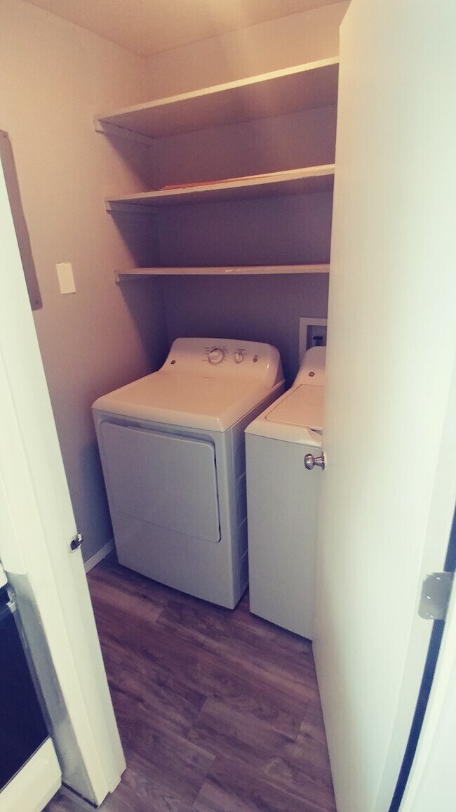 Laundry in Unit - 1109 State St