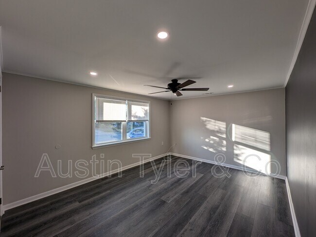 Foto del edificio - 2984B Smith St