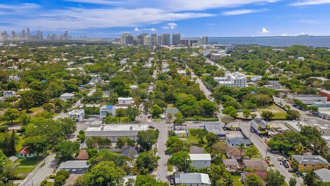 Foto del edificio - 3737 Frow Ave