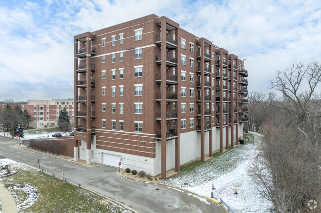 Building Photo - Residences of Riverwoods