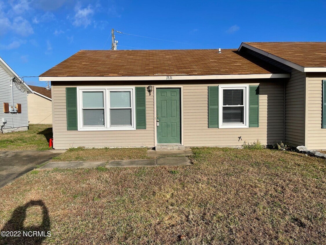 1816 Burgaw Hwy, Jacksonville, NC 28540 Townhouse for Rent in Jacksonville, NC