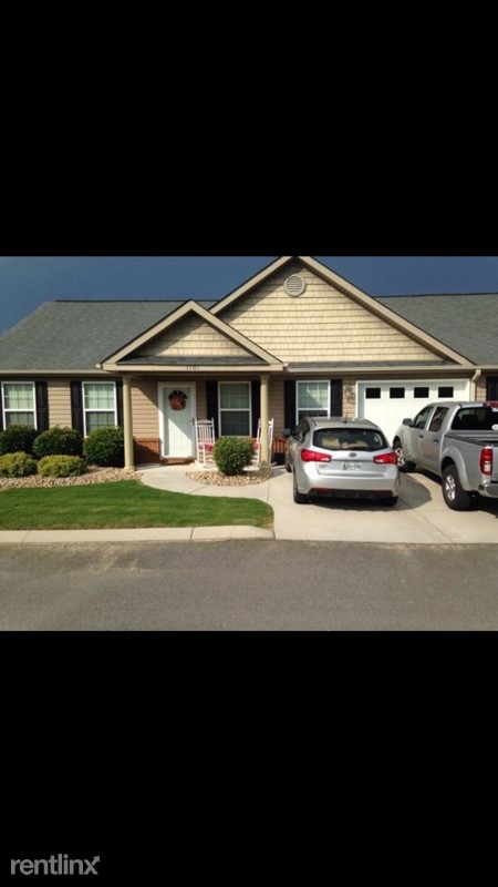 Primary Photo - 1101 Cedar Creek Dr
