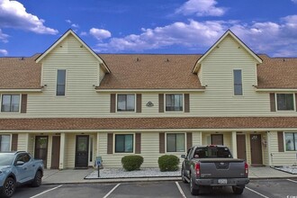 Building Photo - 510 Fairwood Lakes Dr