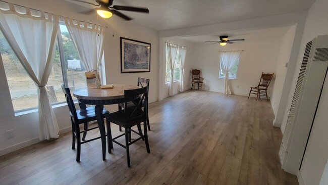 Building Photo - Charming Renovated Lebec Home - 3+2 with 2...