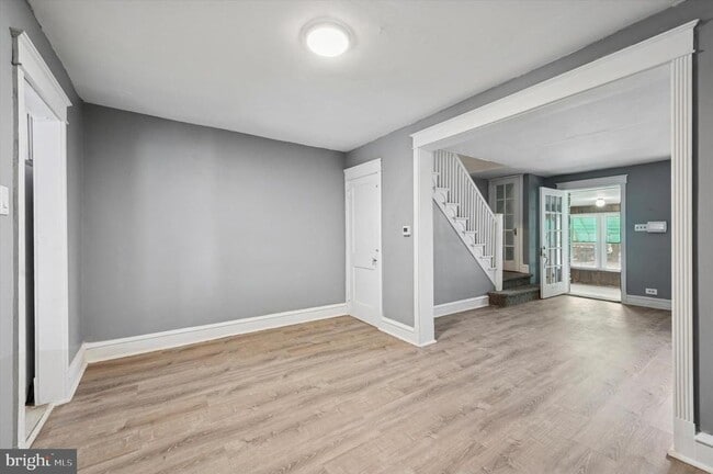 Building Photo - 445 Millbank Rd