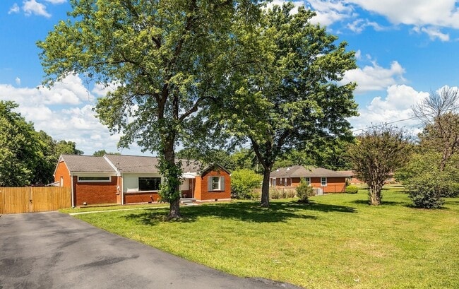 Photo - 2118 Crystal Dr House