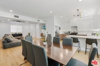 Foto del edificio - 4637 Laurel Canyon Blvd