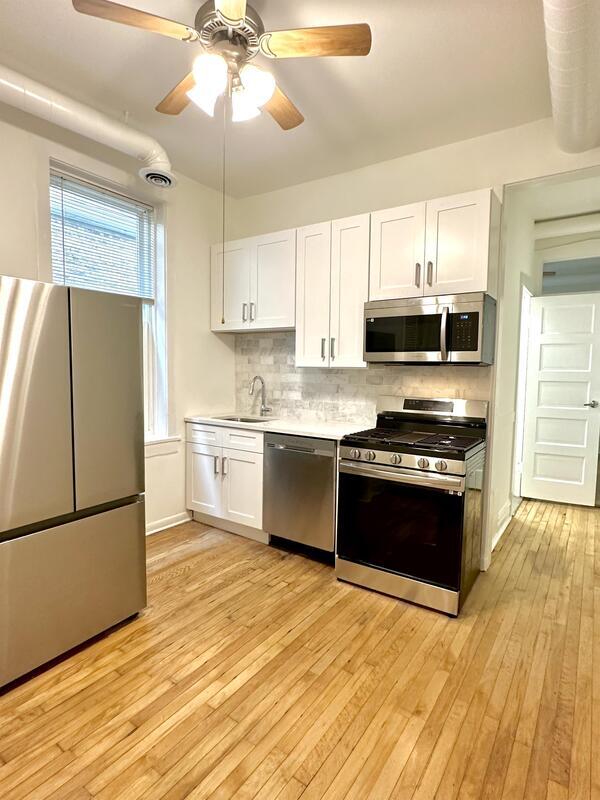 Primary Photo - 2303 S Oakley Ave