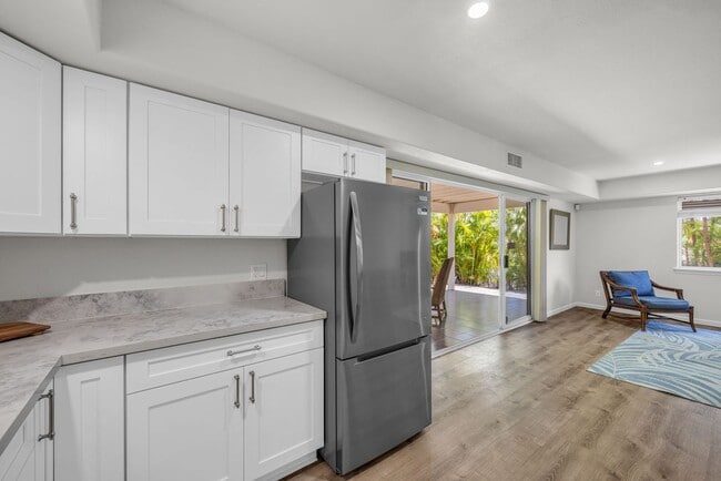 Building Photo - Newly Renovated Furnished 3BR/1BA Downstairs Unit with Pool Access in South Kihei
