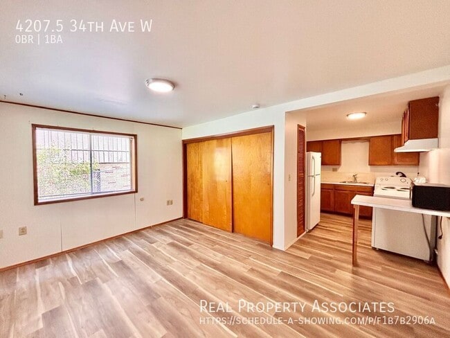 Building Photo - 4207.5 34th Ave W