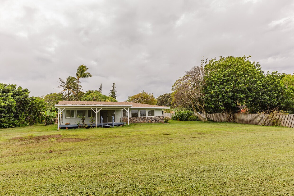 Building Photo - 485 Kawelo Rd