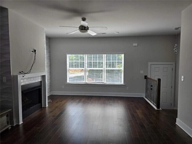 Building Photo - 3752 Oxford Cir