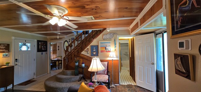 Building Photo - 17018 Water Oak Dr