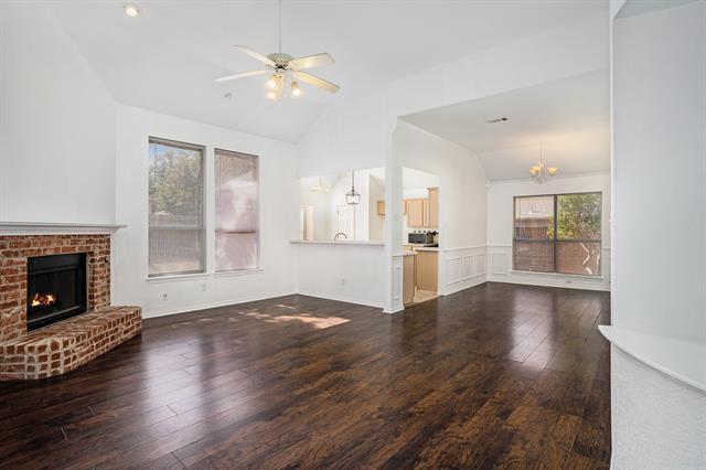 Foto del edificio - 4712 Shorewood Dr