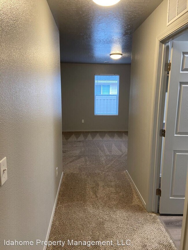 Foto del edificio - 3 br, 2 bath House - 2733 W Midnight Dr