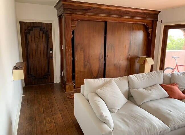 Living room - 2039 High Tower Dr