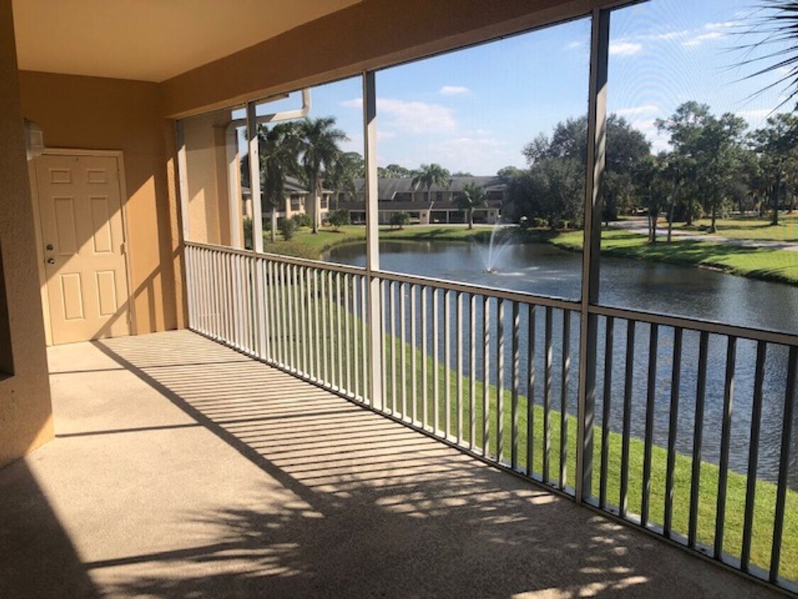 Primary Photo - 15250 Riverbend Blvd