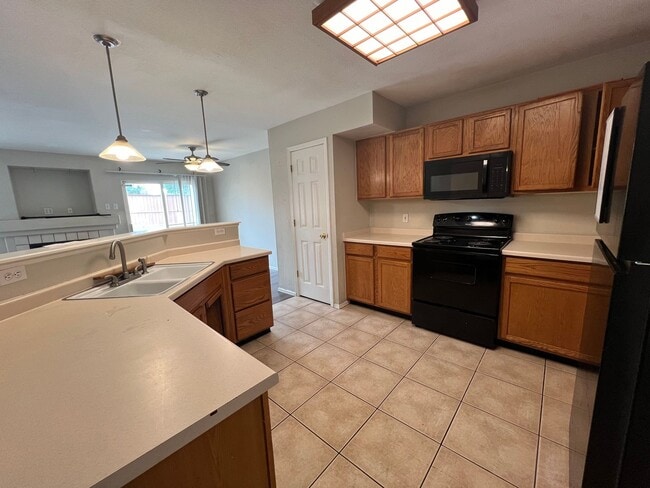 Building Photo - 2-Story Townhome for Rent in Quail Run