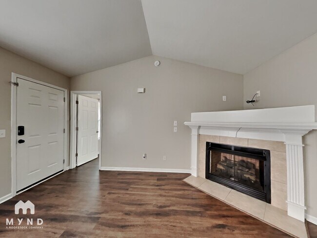 Foto del edificio - 466 Barewood Dr